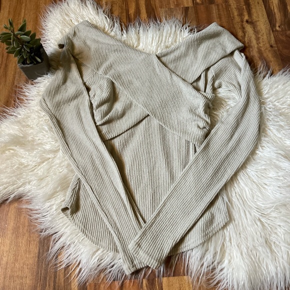 Free People Marley Off Shoulder Twist Top - Picture 2 of 7